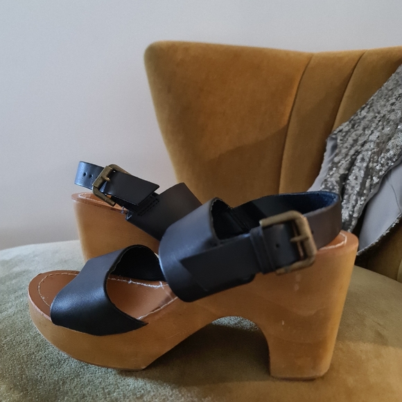 🎉Host Pick🎉 Retro Vintage Platform Heels Shoes - Picture 8 of 8